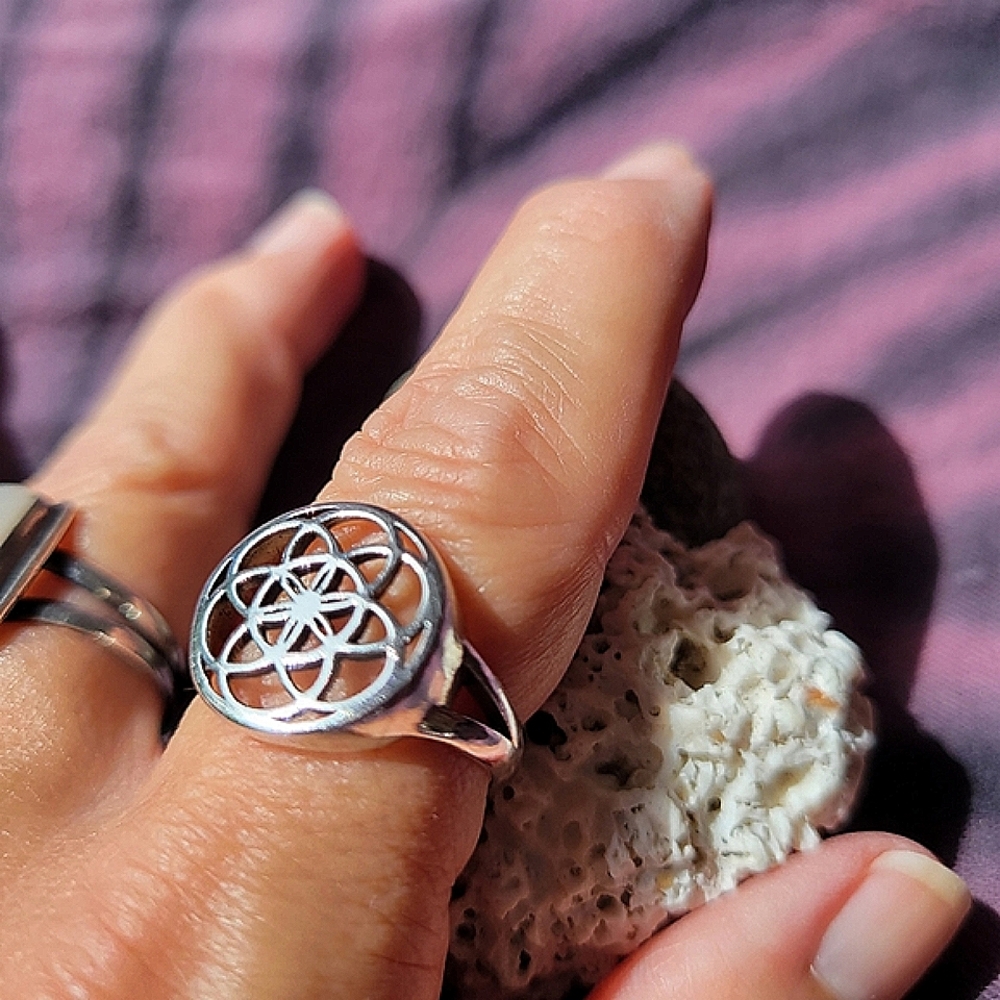 Beautiful, sterling silver Flower of Life design ring